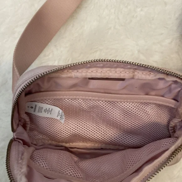 Lululemon everywhere belt bag pastel pink good used condition - Picture 2 of 5